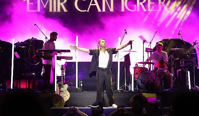 Aliağa’da Emir Can İğrek ve Zeynep Bastık Rüzgârı