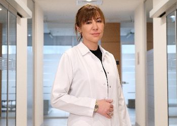 Aşırı bruksizm, dişlerin çatlamasına, kırılmasına hatta diş kaybına neden olabilir