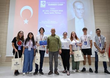 Buca’da Uluslararası Bilim Yaz Kampı sona erdi
