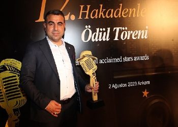 Erkan Çam’a Alkışı Hakedenler Ödülü