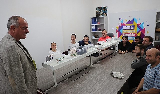 Gemlik’teki Bu Atölye, Hem Sosyalleştiriyor Hem de İş Hayatına Adapte Ediyor