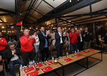 İnegöl Tribününde Milli Coşku