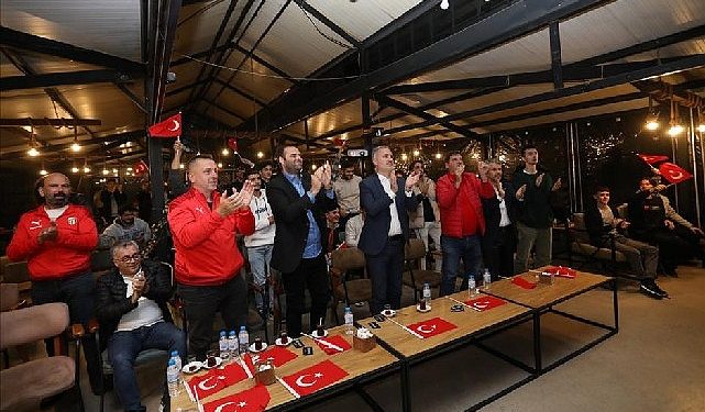 İnegöl Tribününde Milli Coşku