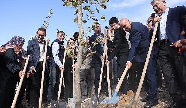 100. Yıl İmza Ormanı Fidan Dikme Töreni Keçiören’de gerçekleştirildi