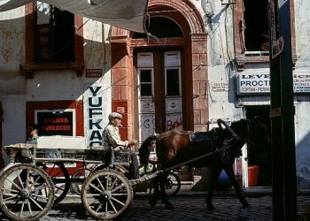 ARA GÜLER ARŞİVİNDEN AYVALIK FOTOĞRAFLARI GÜN YÜZÜNE ÇIKIYOR