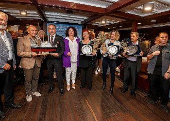 “Atamızın izinde dünya barışını takip etmeliyiz”